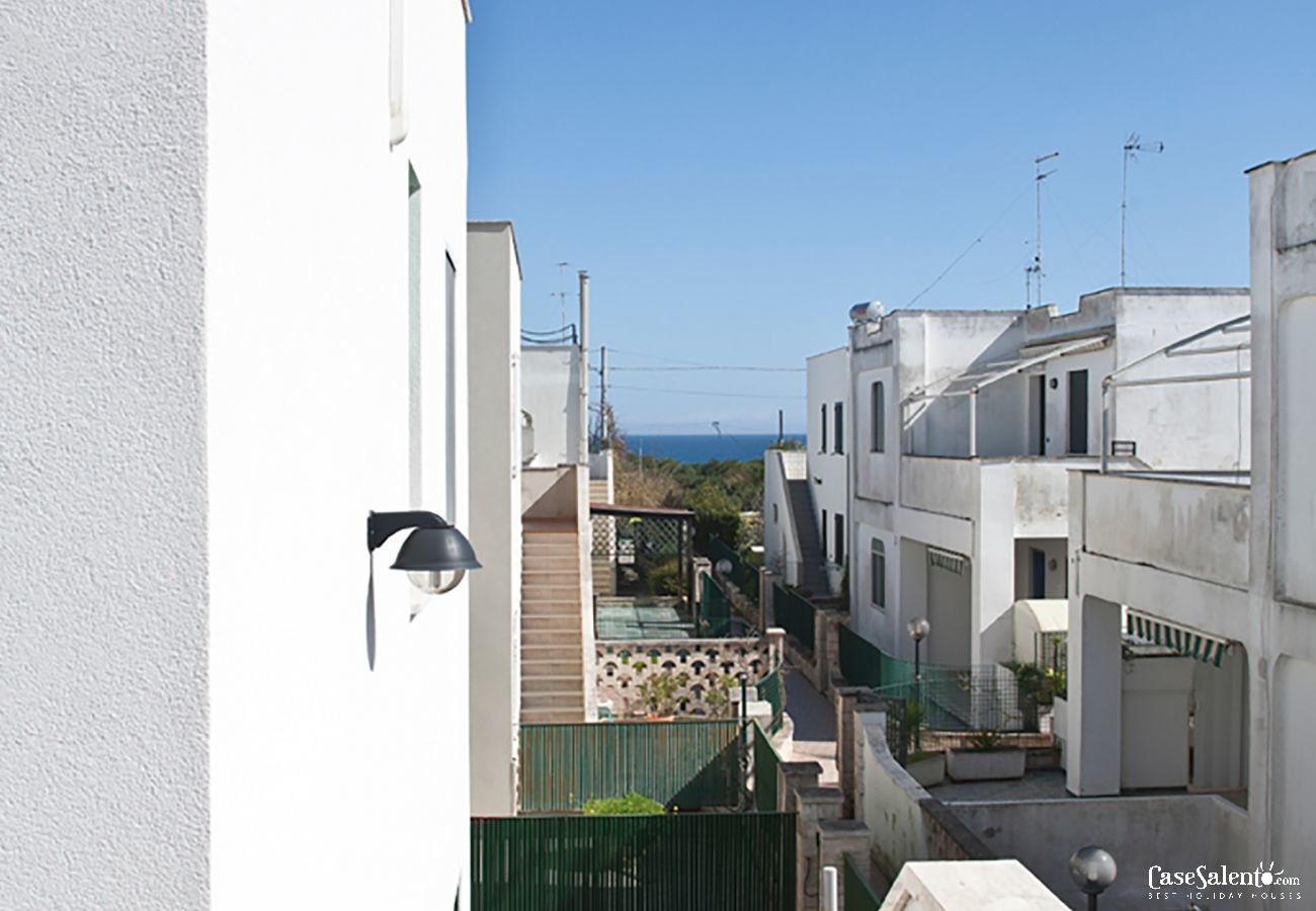 Appartamento a Torre dell´Orso - Appartamento con terrazzo vicinissimo spiaggia Torre Dell'Orso m111
