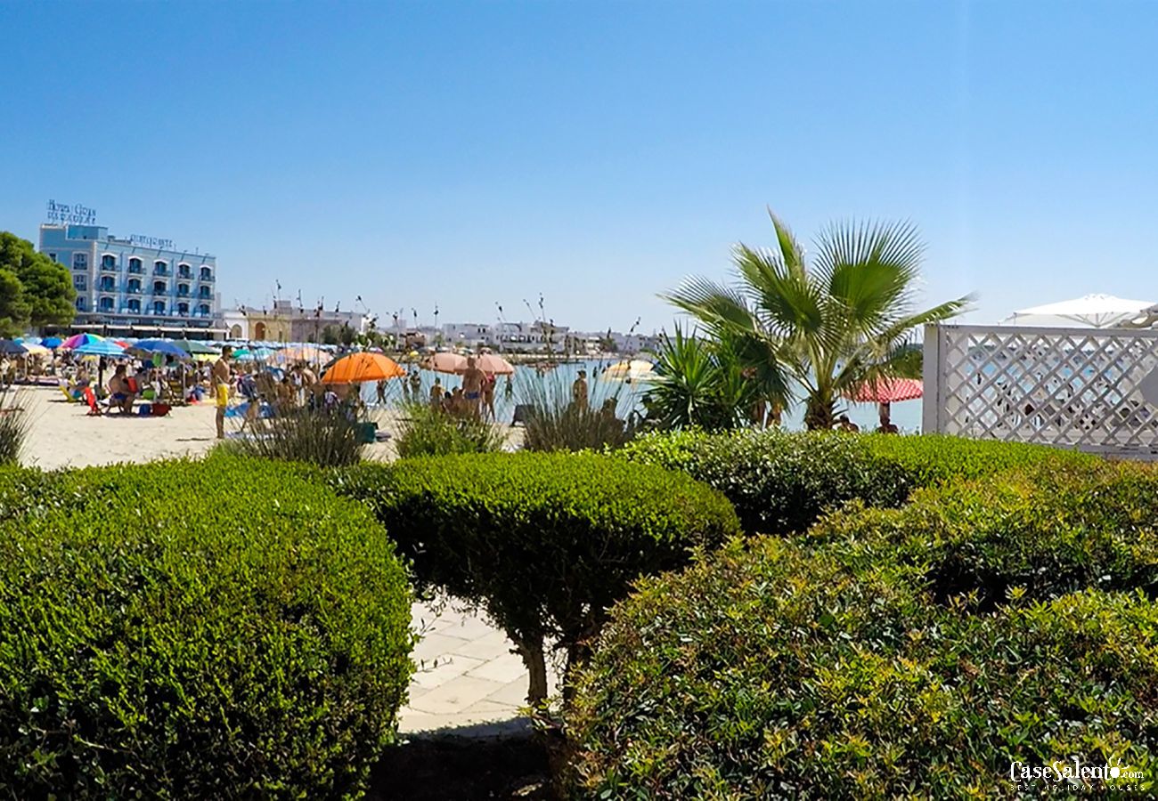 Appartamento a Porto Cesareo - Appartamento con cortili e posto auto, spiaggia e servizi a piedi m507