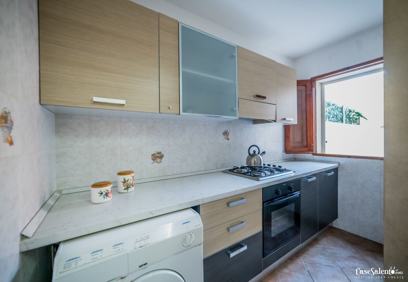 Casa a Porto Cesareo - Appartamento con spiaggia e negozi raggiungibili a piedi, terrazzo e posto auto m508