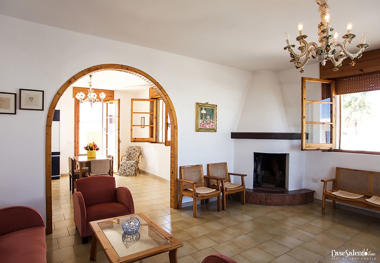 Casa a San Foca - Imponente villa vacanze con 5 camere, 2 bagni, vicino spiaggia San Foca m130