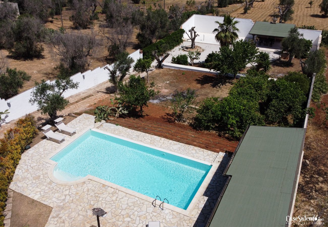 Villa a Collemeto - Villa con piscina, 5 camere, 3 bagni, colonnina ricarica auto elettriche,  aria condizionata m565