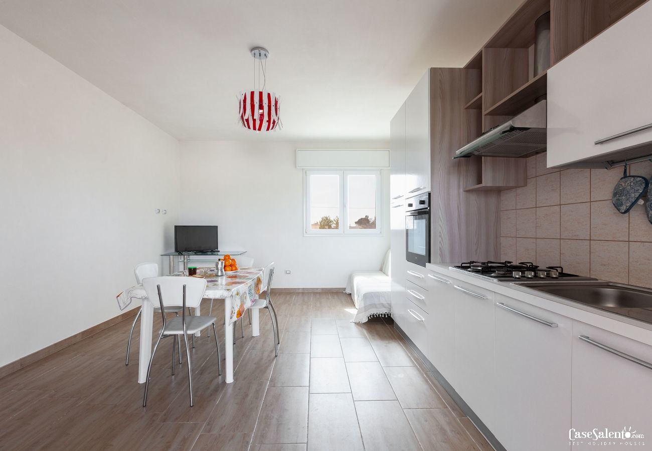 Appartamento a San Pietro in Bevagna - Appartamento con giardino vicino spiaggia Ionica di San Pietro in Bevagna, m271