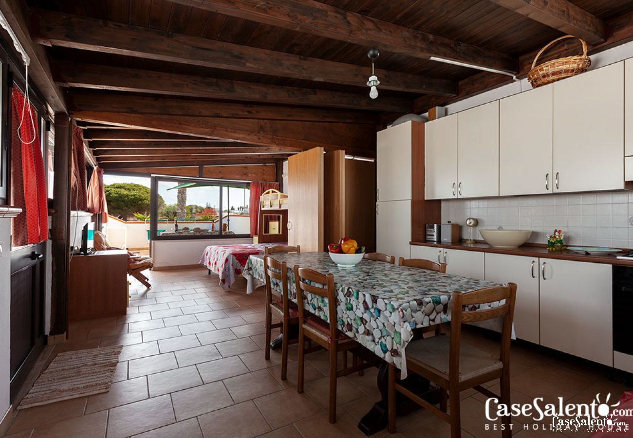 Casa a Porto Cesareo - Bella Villetta con giardino e veranda, 5 camere a Porto Cesareo, m151