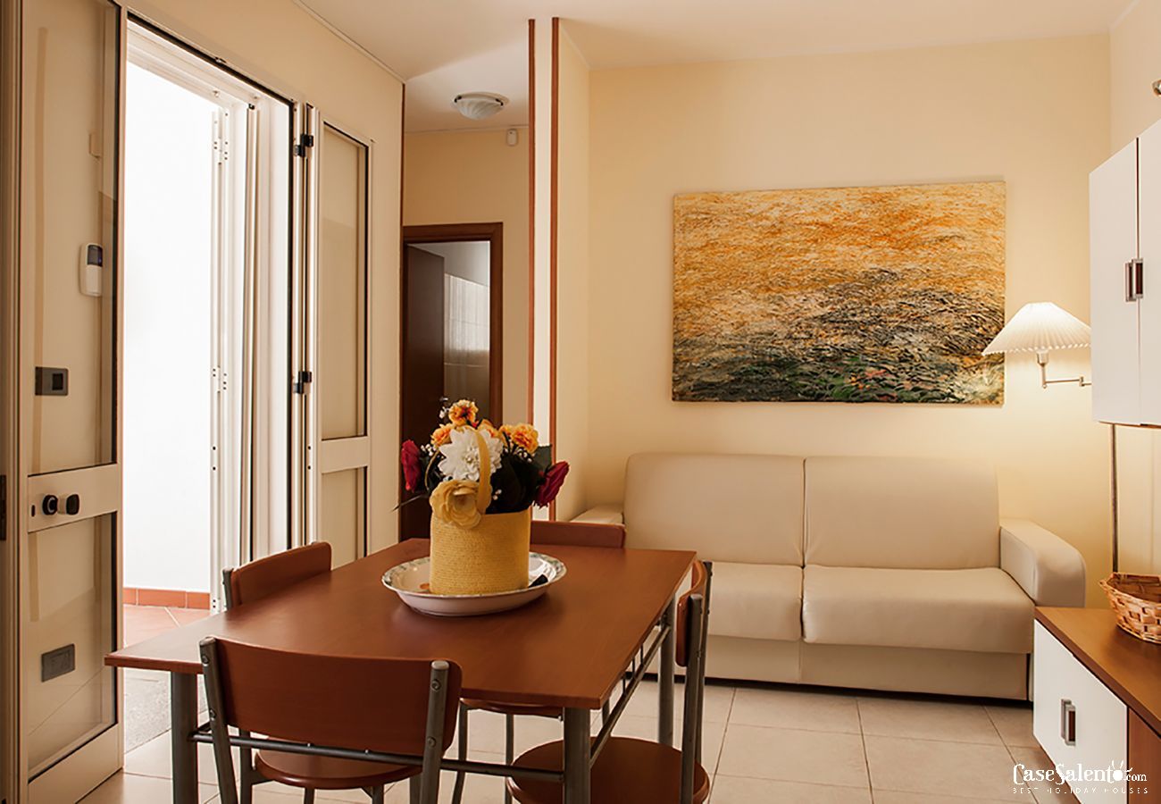 Appartamento a Torre dell´Orso - Villetta in residence con piscina, vicino spiaggia a Torre dell'Orso, m110