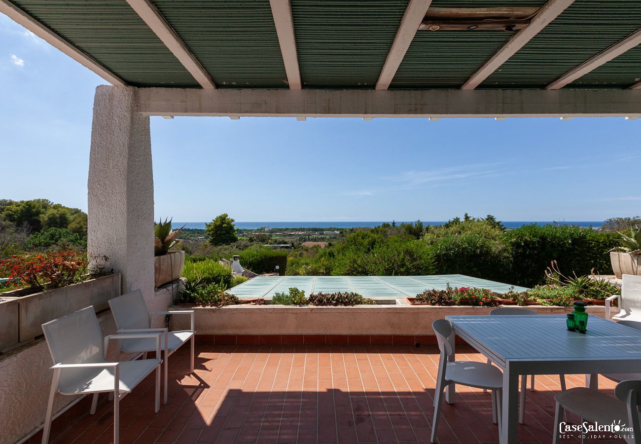 Villa a Torre San Giovanni - Villa vista mare piscina spiaggia 8 camere 4 bagni m450