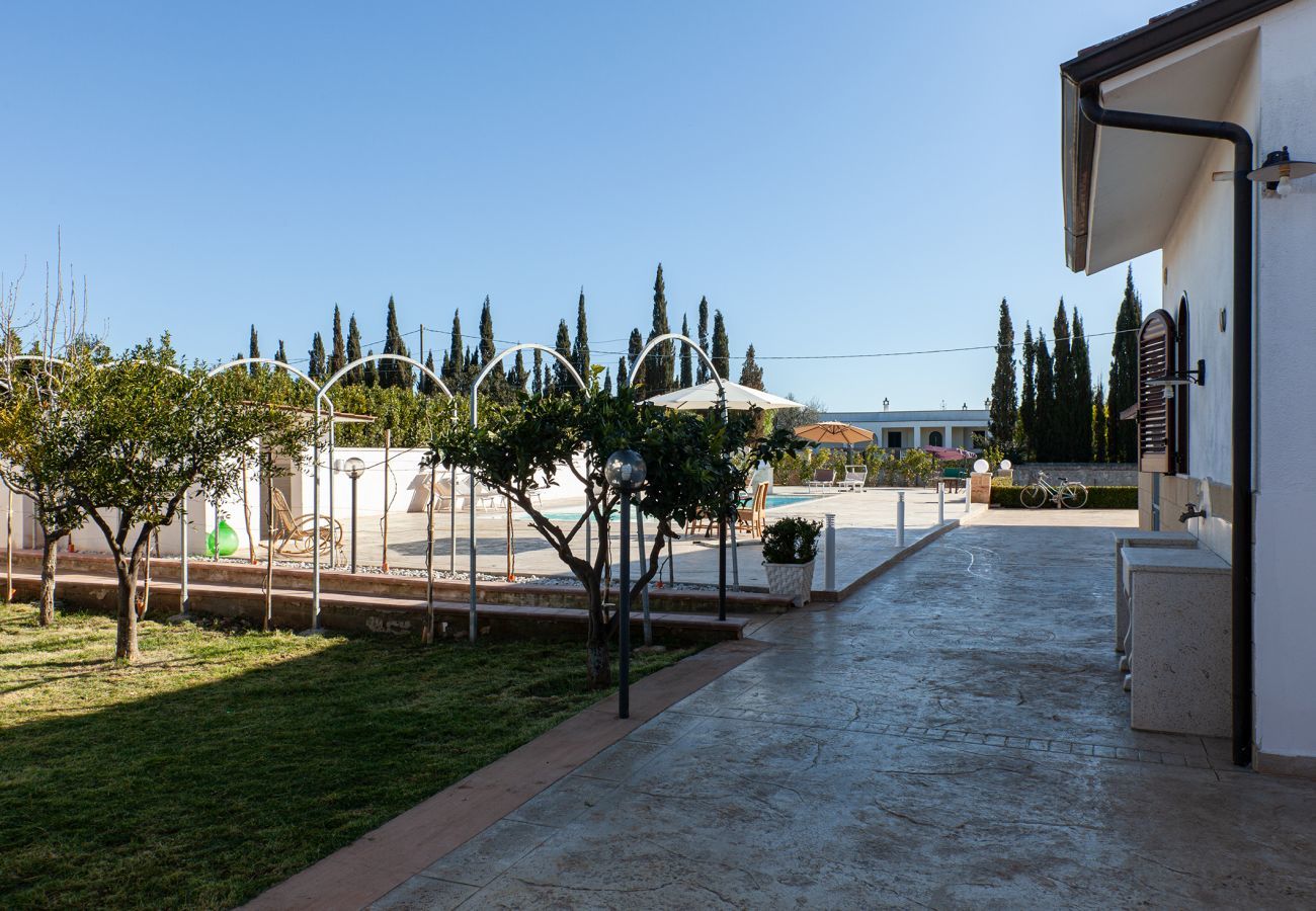 Villa in Poggiardo - Typische Salento Villa mit privatem Pool v330