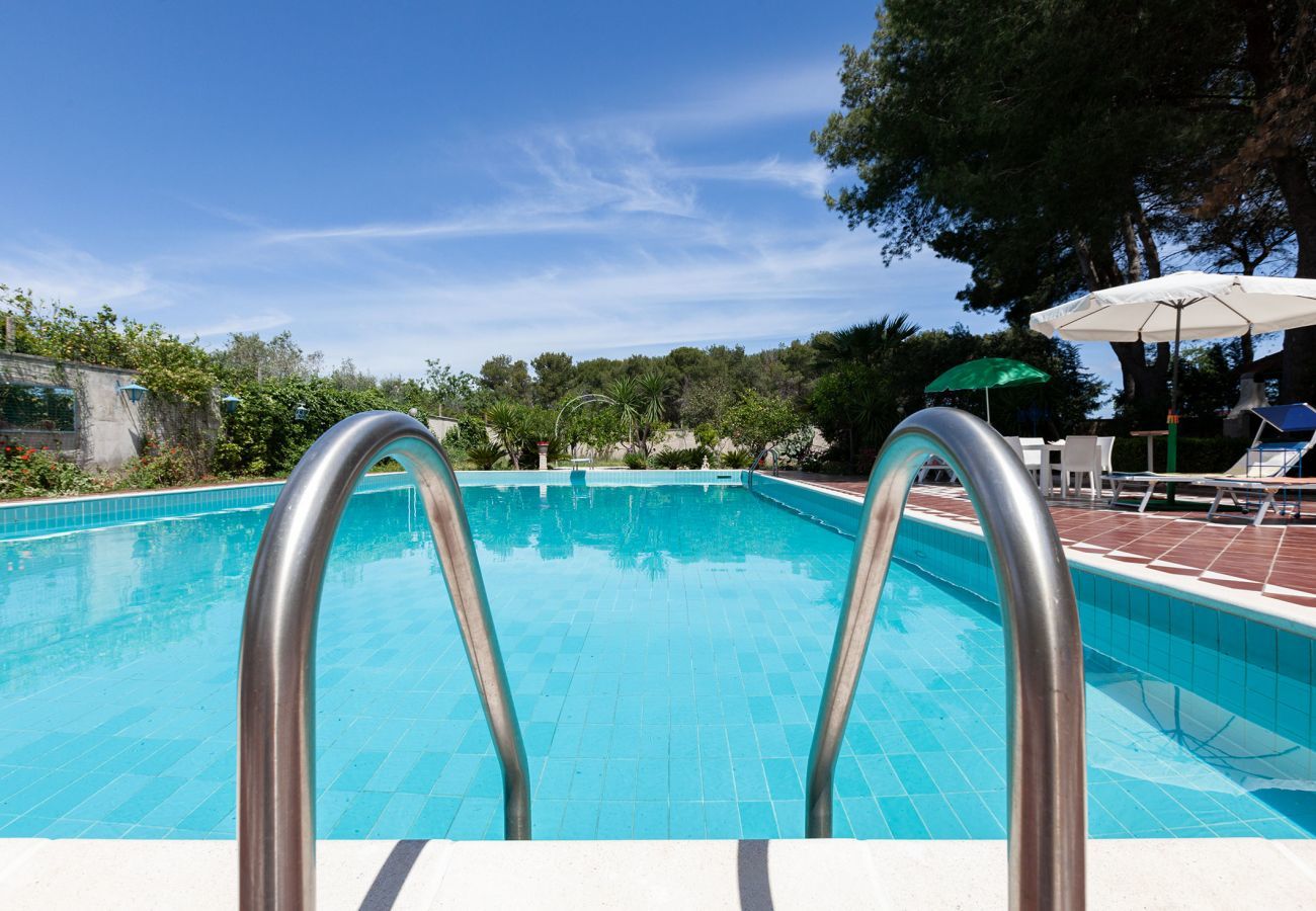 Villa in Oria - Zu verkaufen Villa in Oria mit grossem Schwimmbad, 4 Schlaf- und 3 Badezimmer v215