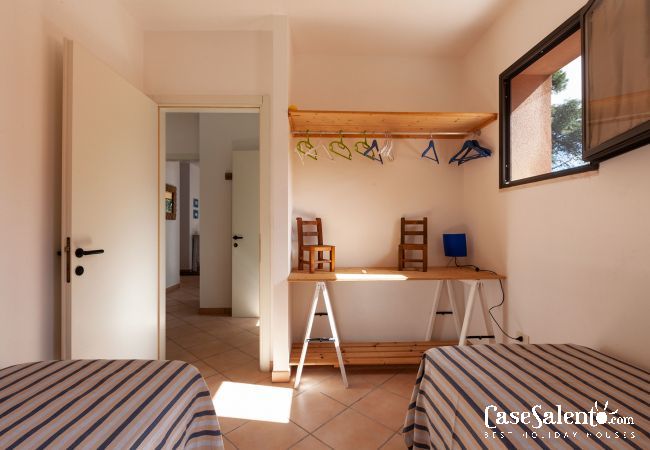Ferienhaus in Torre dell´Orso - Strandhaus in Torre dell'Orso, 2 Schlafzimmer, 2 Bäder, klimatisiert, Parkplatz, m221