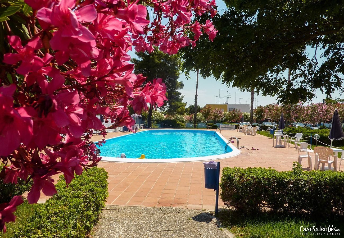 Ferienwohnung in Torre dell´Orso - Ferienwohnung in Residenz mit Pool, Torre Dell'Orso m112