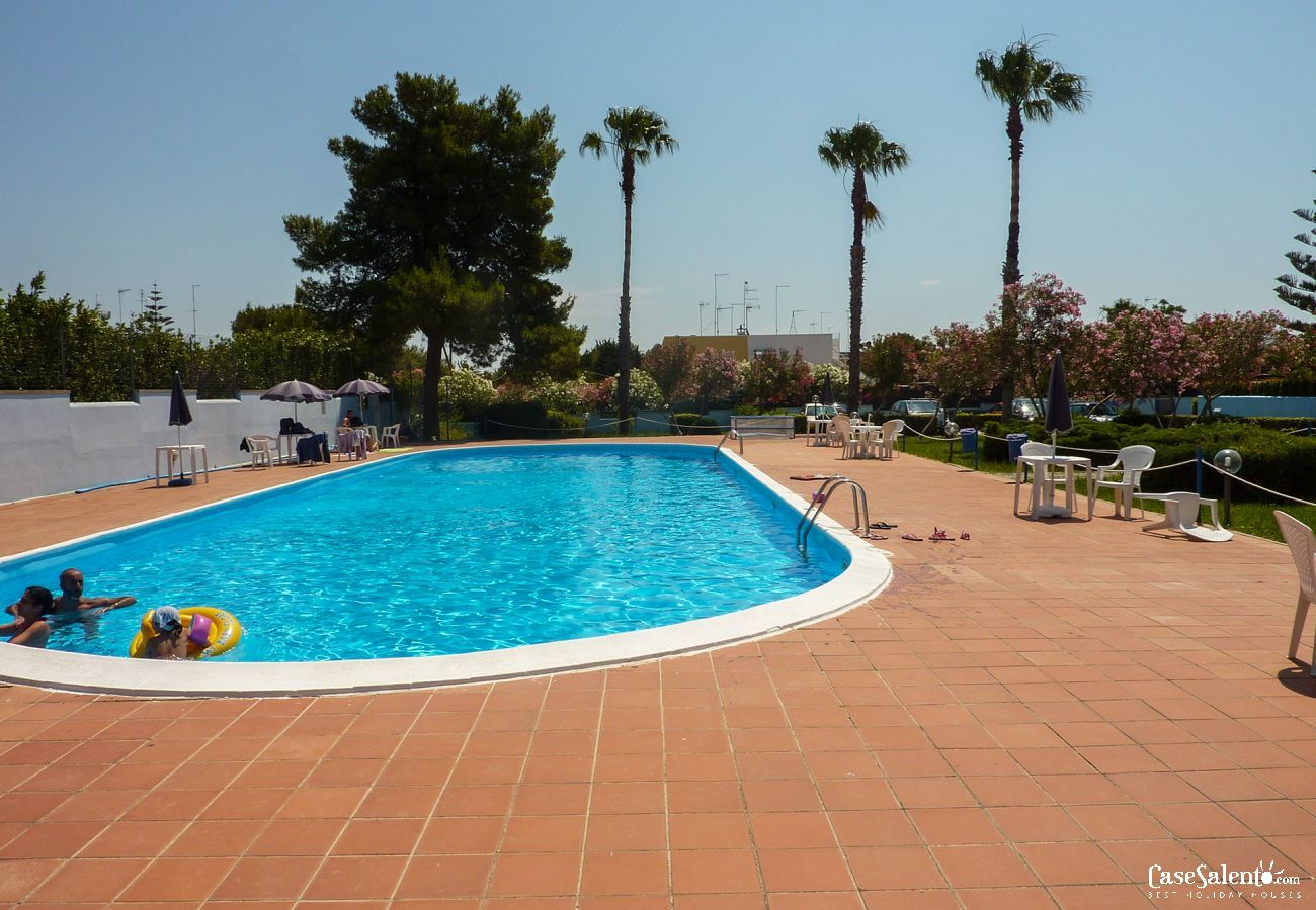 Ferienwohnung in Torre dell´Orso - Ferienwohnung mit Pool in Residenz für 4 bis 8 Personen m113