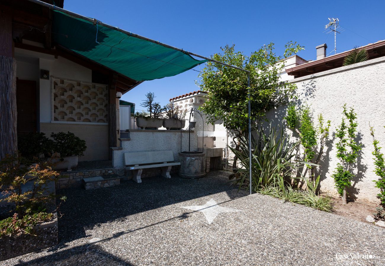 Ferienhaus in Torre dell´Orso - Kleine Villa mit Garten in Torre Dell'Orso, 2 Badezimmer m197