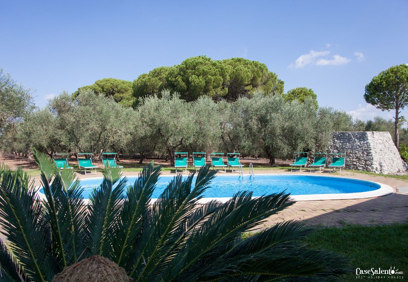 Wohnung in Corigliano d´Otranto - Zwei-Zimmer-Wohnung mit Pool in der Apulischen Landschaft m543