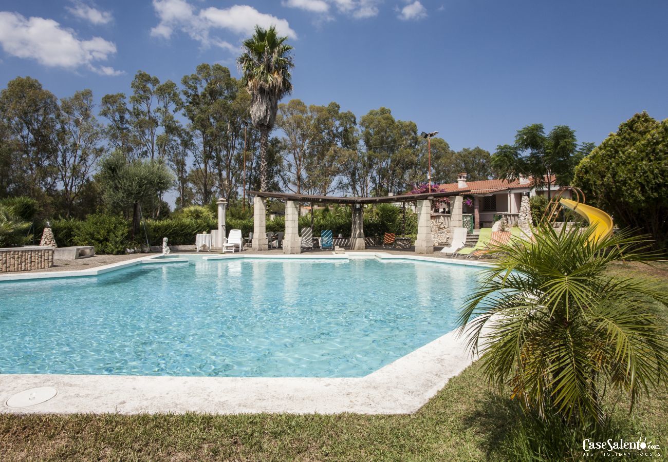 Villa in Specchia - Villa mit großem Pool und Jacuzzi für große Gruppen m350