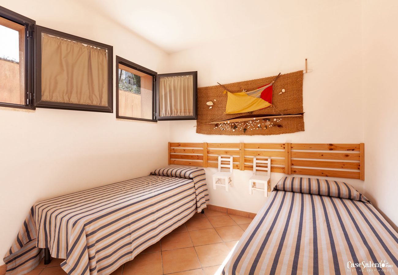 Haus in Torre dell´Orso - Strandhaus in Torre dell'Orso, 2 Schlafzimmer, 2 Bäder, klimatisiert, Parkplatz, m221