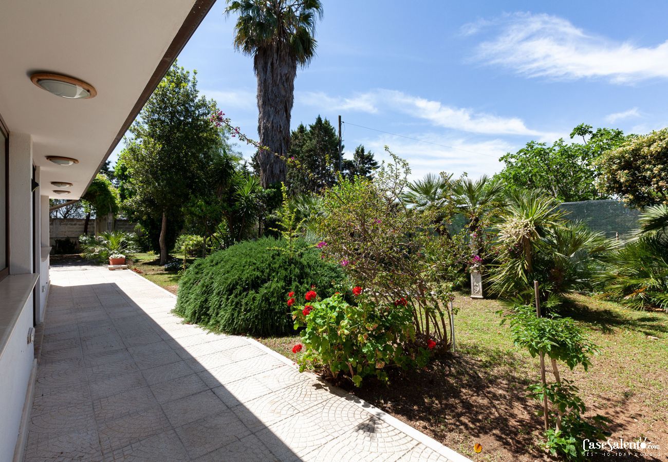 Villa in Oria - Villa mit großem Pool und schönem Garten, 4 Schlafzimmer, 3 Bäder, m215