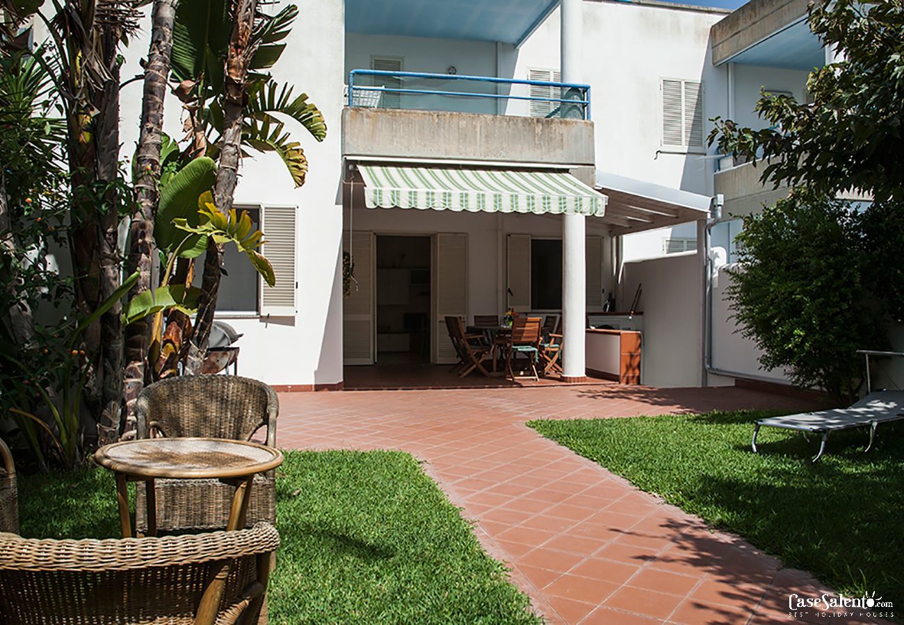 Wohnung in Torre dell´Orso - Villetta in Residenz mit Schwimmbad, in der Nähe des Strandes in Torre dell'Orso, m110