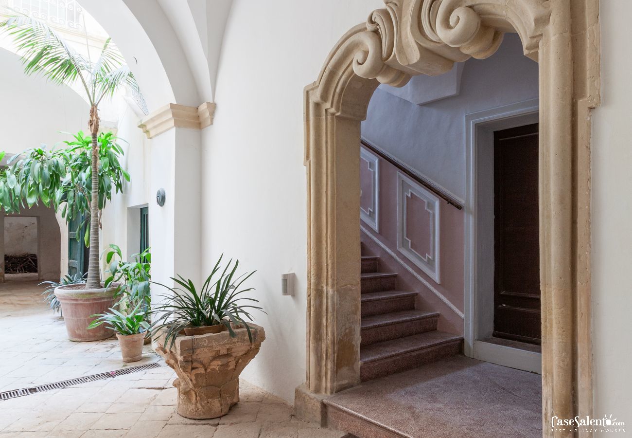Villa in Corigliano d´Otranto - Historisches Palais mit privatem Pool in der Altstadt m600