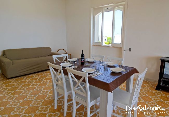 House in Torre dell´Orso - Seafront house within walking distance from the beach m120