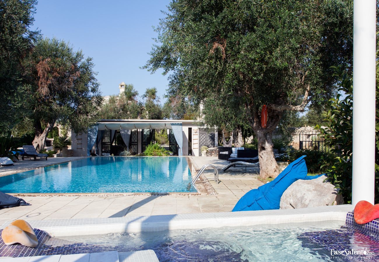 Villa in Carpignano Salentino - Exclusive masseria in Apulia with pool, jacuzzi, pajare, trulli m595