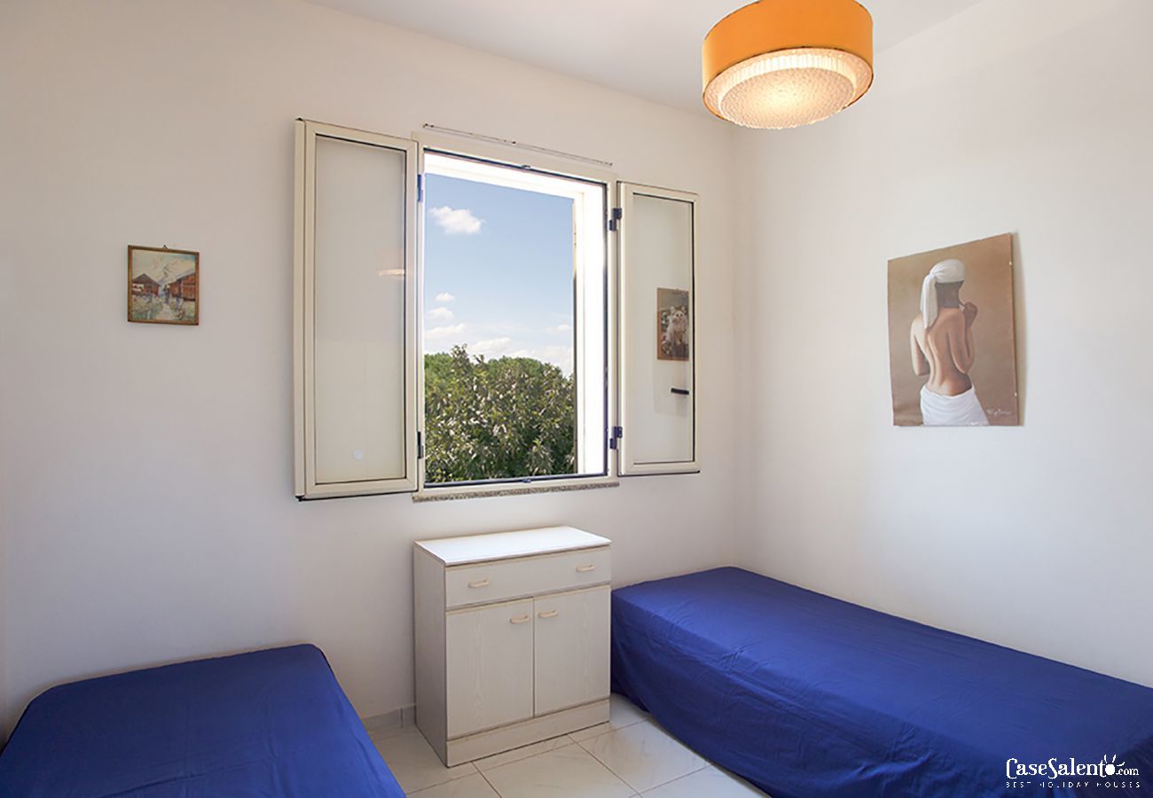 Apartment in Torre dell´Orso - Holiday flat with shared pool in residence 4-8 beds m113