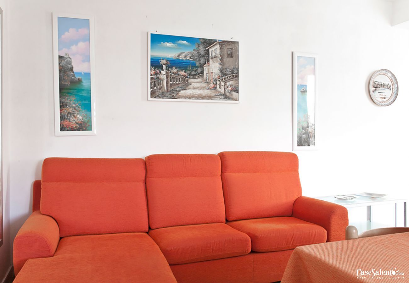 Apartment in Torre dell´Orso - Flat with terrace very close to beach and centre Torre Dell'Orso m111
