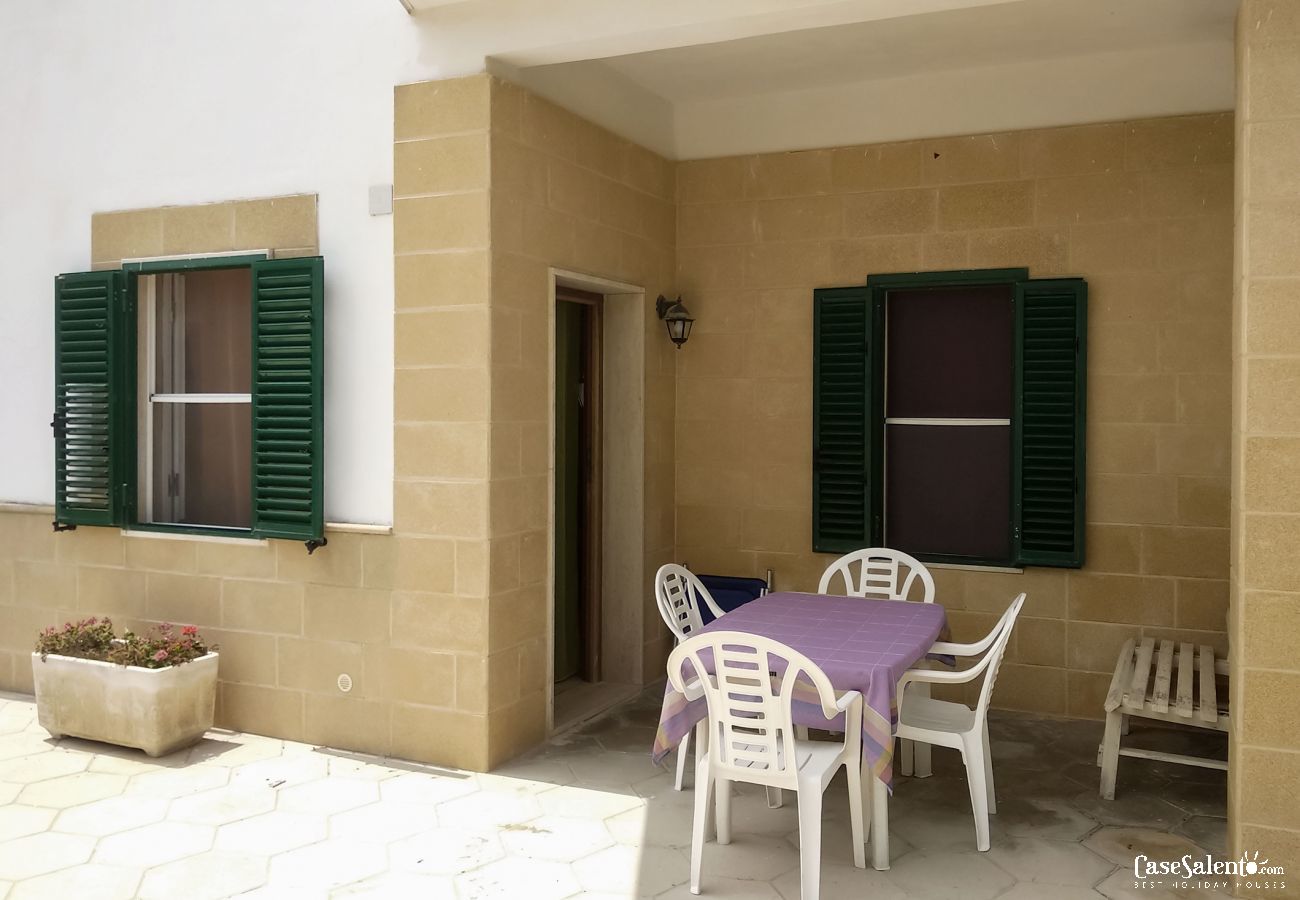 Apartment in Spiaggiabella - Cheap flat near Lecce anf fine sandy beach up to 5 guests m721