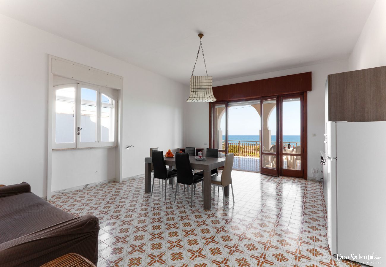 House in Torre dell´Orso - Spacious sea view house in Torre Dell'Orso 4 bedrooms and 2 bathrooms, m115