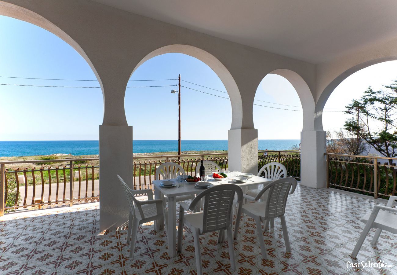 House in Torre dell´Orso - Spacious sea view house in Torre Dell'Orso 4 bedrooms and 2 bathrooms, m115