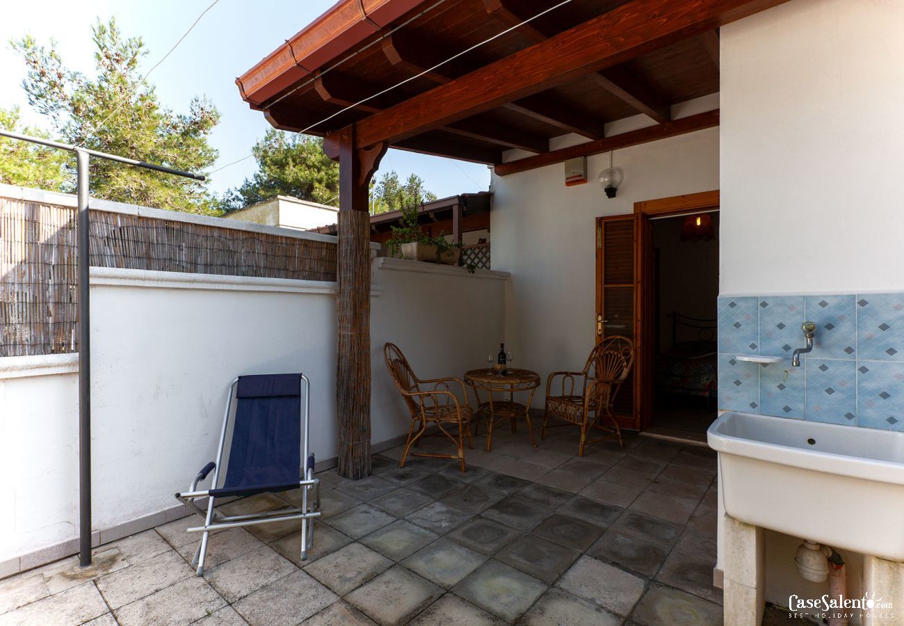 House in Torre dell´Orso - Vacation house Torre dell'Orso with garden and veranda, AC, 2 bedrooms, 2 bathrooms, m196