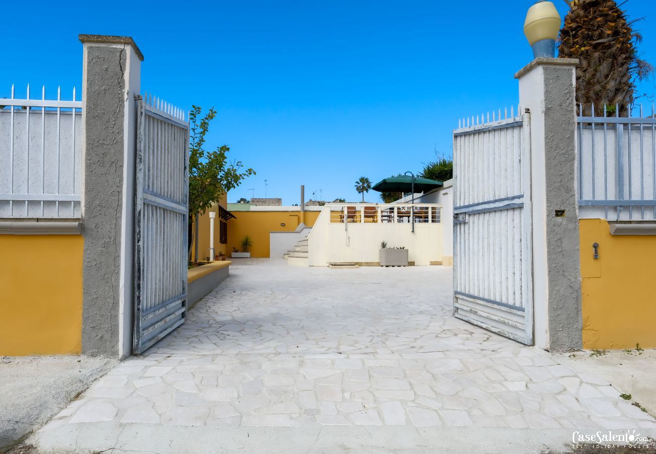 Villa in Torre dell´Orso - House pool beach 3 bedrooms/bathrooms m133