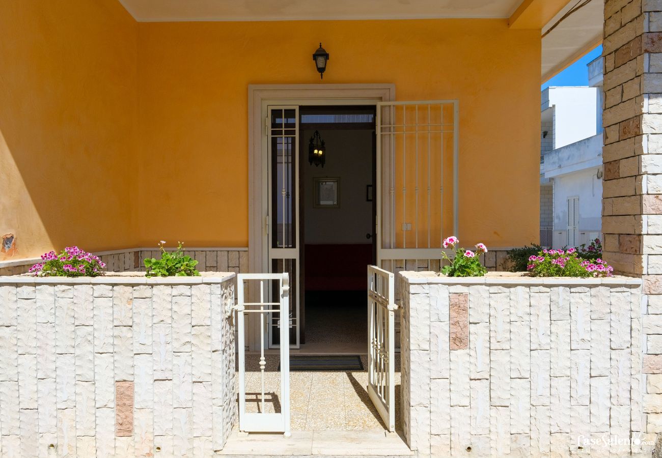 House in Sant'Isidoro - Economic house near beach Ionian Sea, AC,  m529