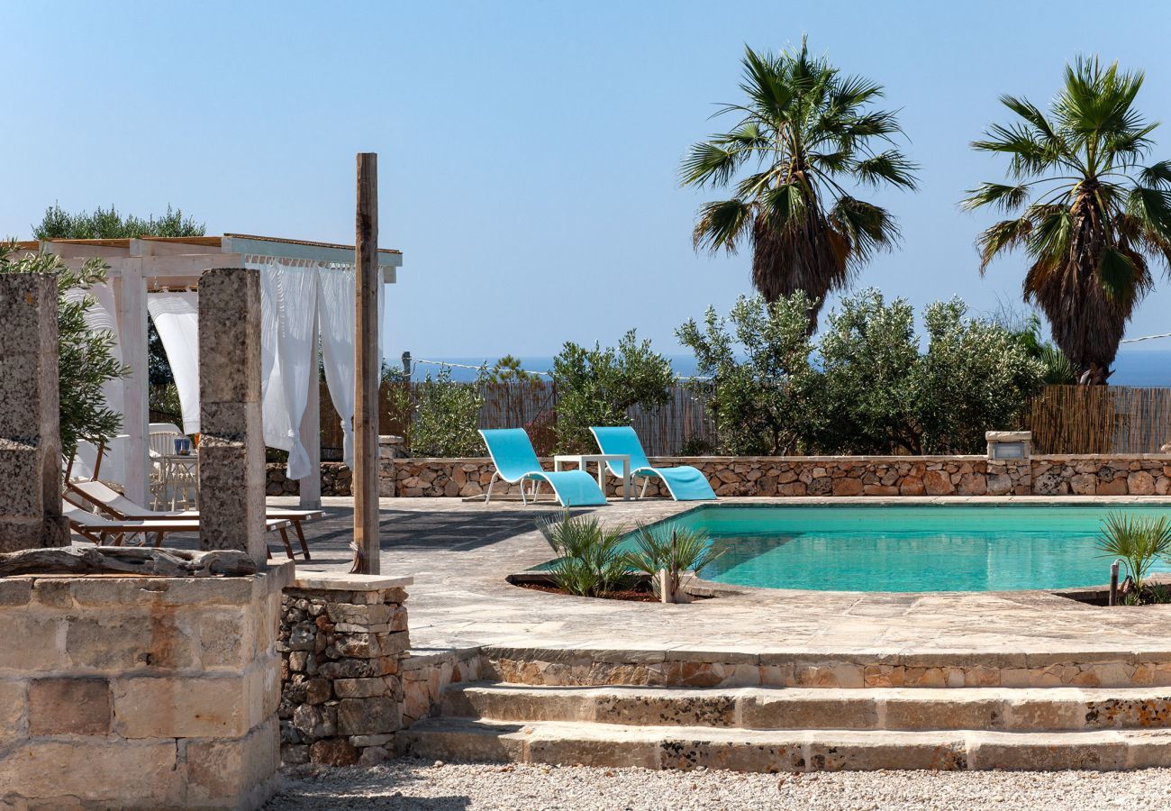 Villa/Dettached house in Morciano di Leuca - Villa with sea view pool close to beach v500