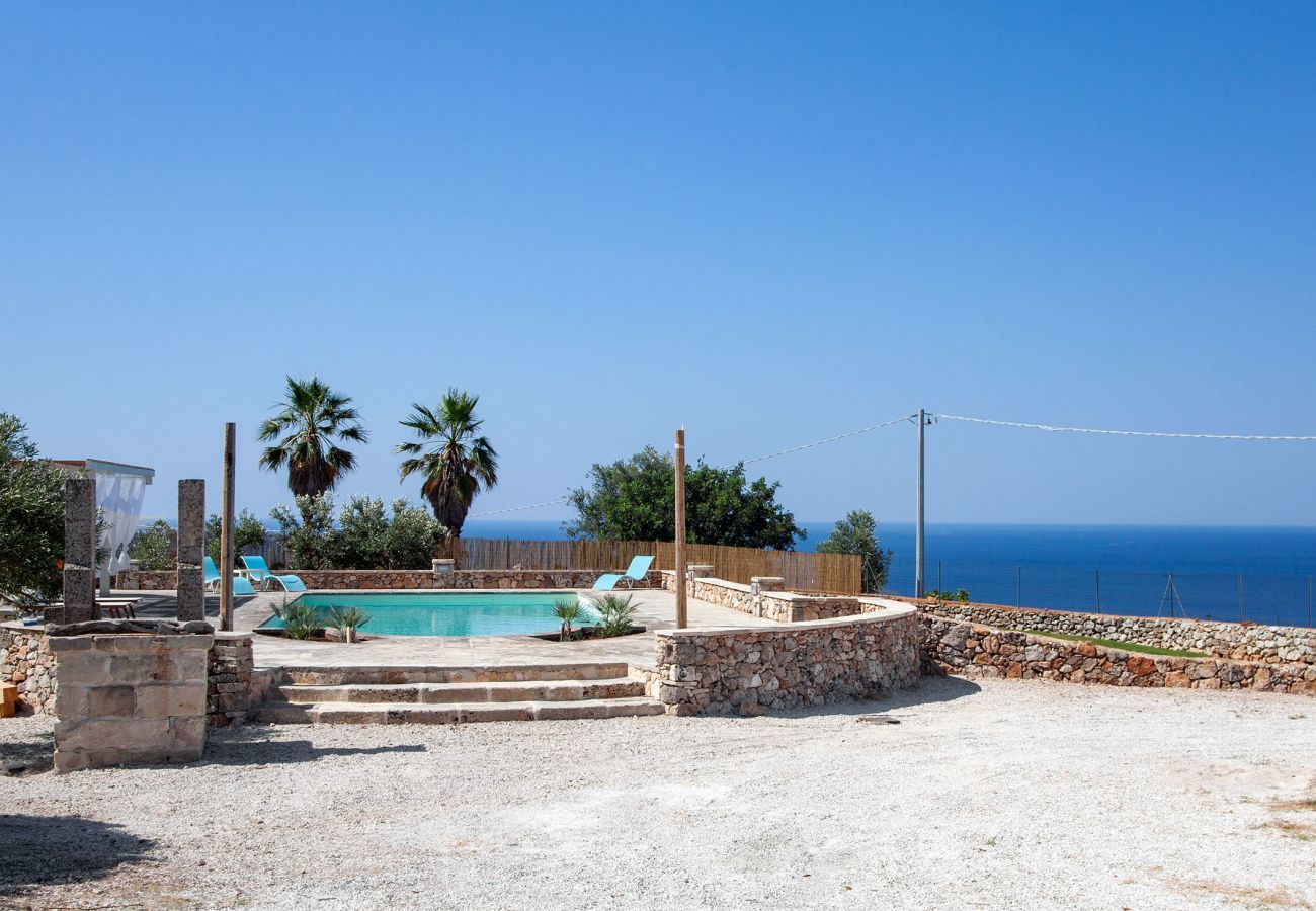 Villa/Dettached house in Morciano di Leuca - Villa with sea view pool close to beach v500