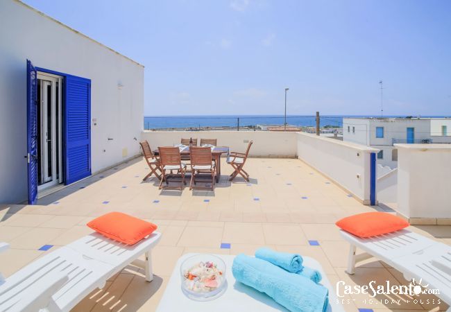 Maison à Torre Vado - Appartement-terrasse avec vue sur la mer à Torre Vado, près des plages de Pescoluse m601