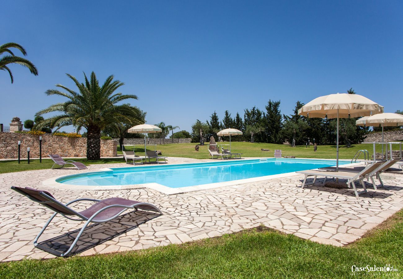 Villa à Melendugno - Masseria relax avec piscine privée et trulli m590