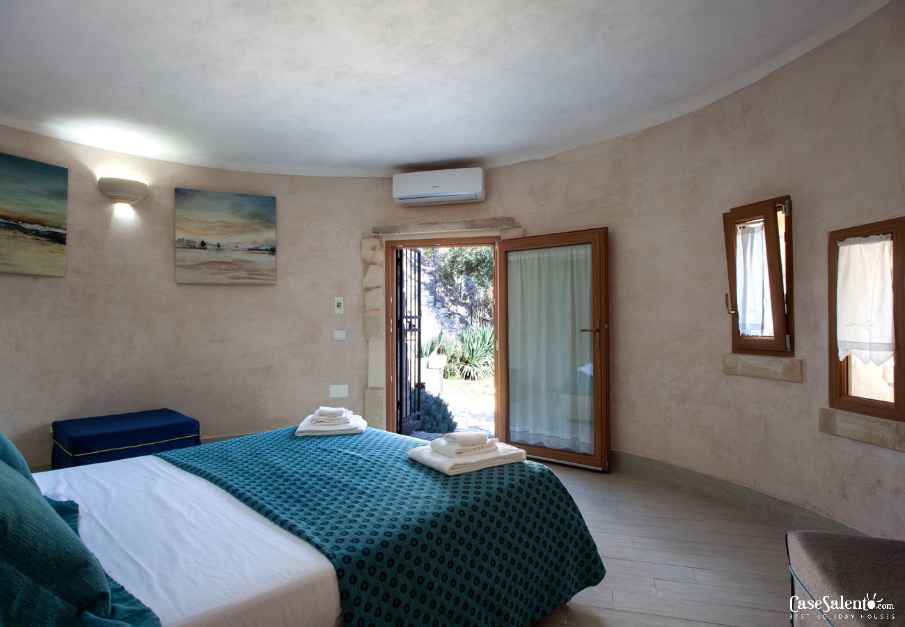 Villa à Carpignano Salentino - Authentique masseria dans les Pouilles avec piscine, jacuzzi, trulli et pajare m595