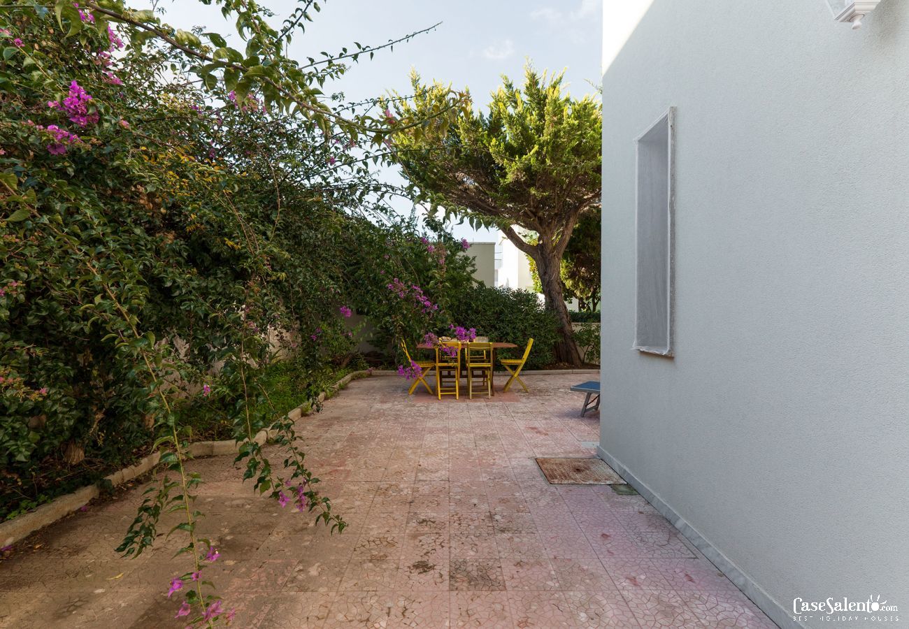 Appartement à Torre dell´Orso - Maison de vacances près de la plage dans résidence avec piscine à Torre Dell'Orso m135