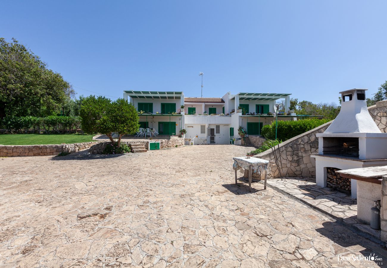 Villa à Torre San Giovanni - Villa vue sur la mer, piscine partagée, côte ionienne m451