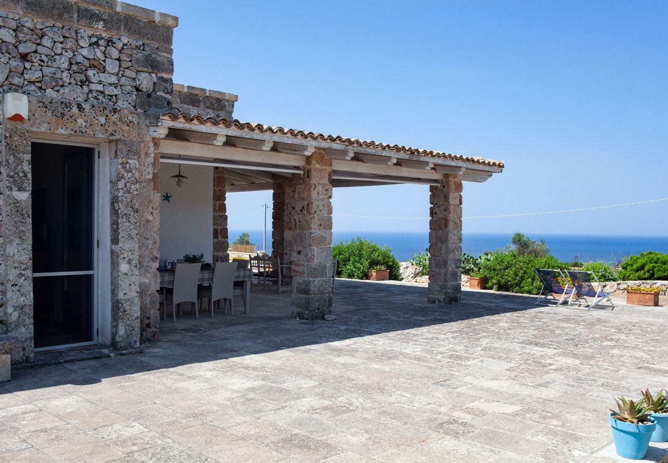 villa à Morciano di Leuca - Villa avec vue sur la mer, piscine près de la plage v500