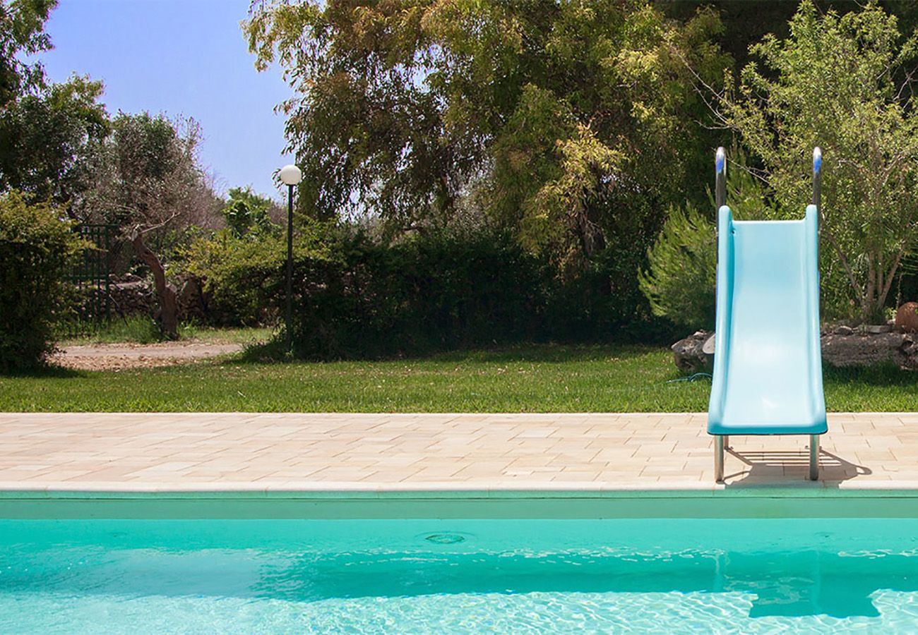 villa à Tuglie - Villa avec piscine privée et manège près de Gallipoli v140
