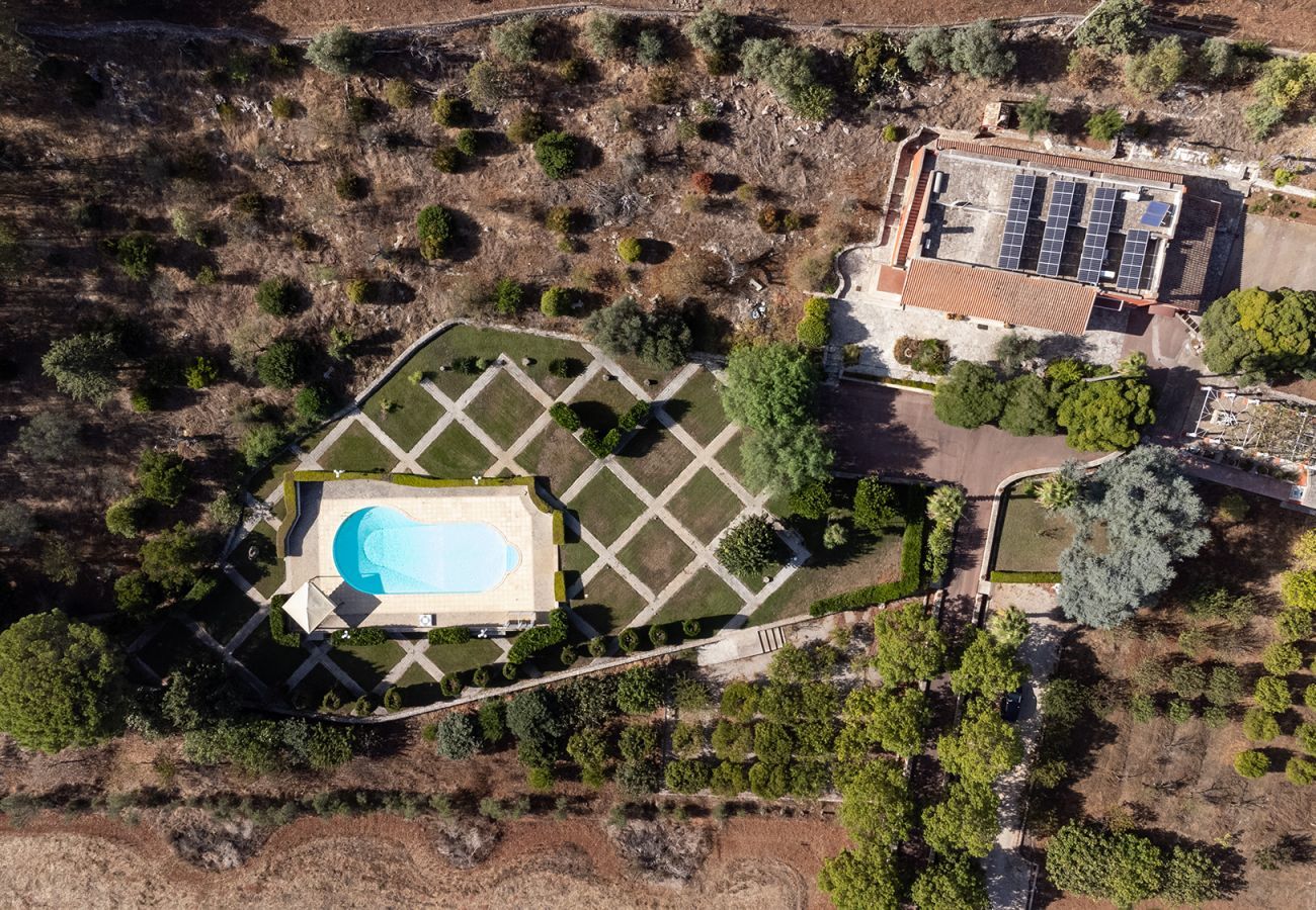 villa à Galatina - Villa grande giardino, piscina, 6 camere v880