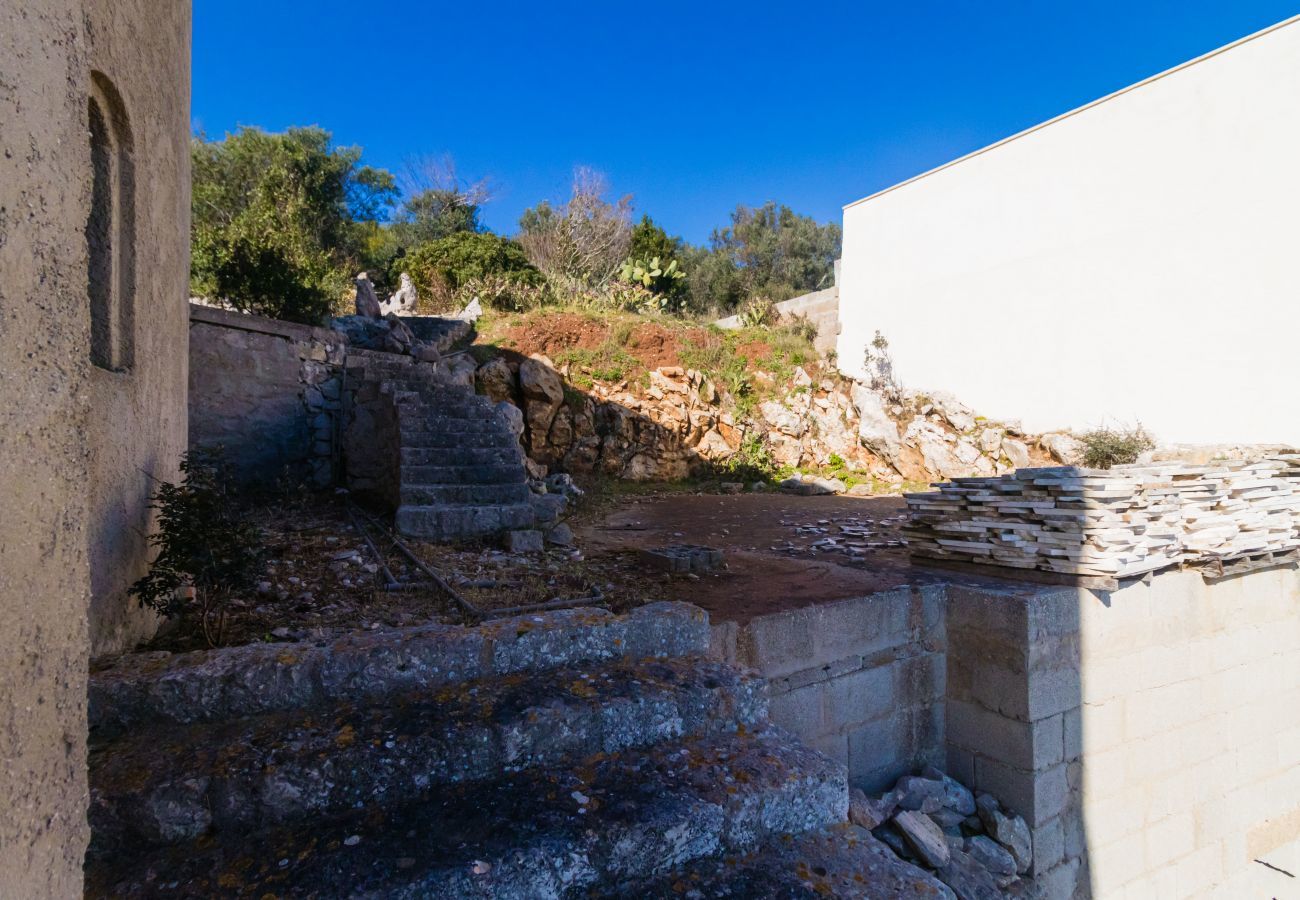 Villa a Andrano - Tenuta vista mare 3 trulli da ristrutturare v123