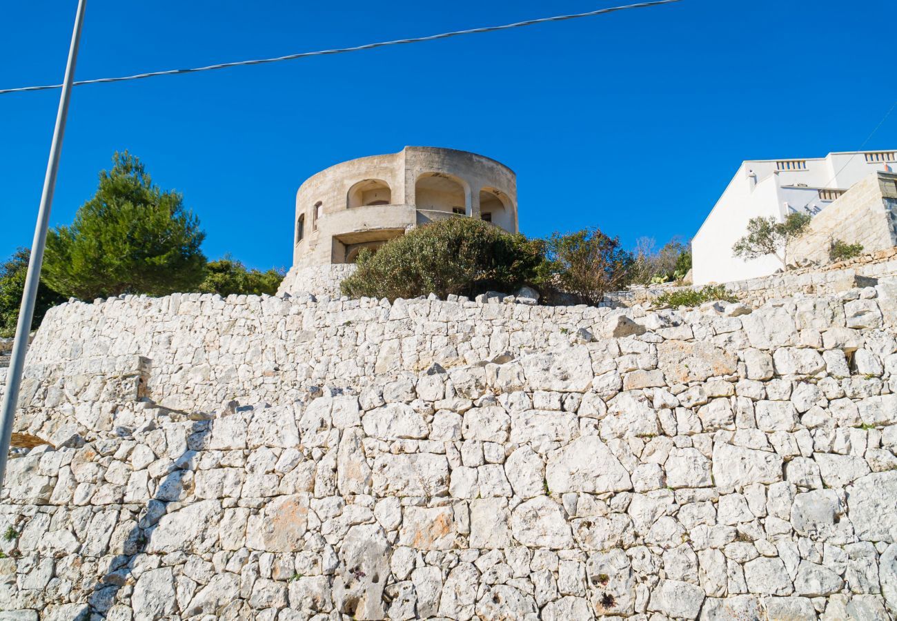 Villa a Andrano - Tenuta vista mare 3 trulli da ristrutturare v123