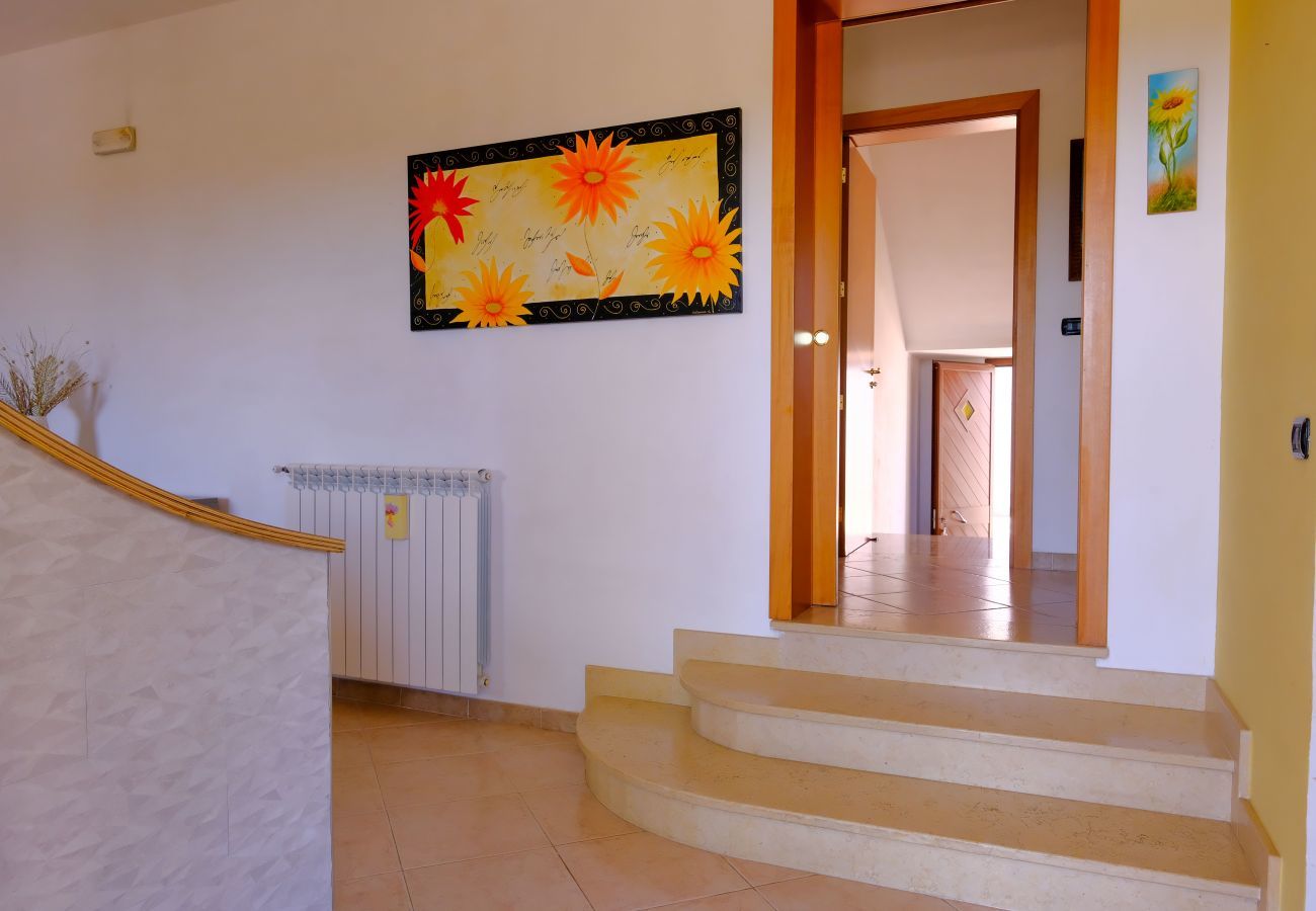 Villa a Carpignano Salentino - Occasione immobiliare:  eccezionale villa panoramica 6 camere e 4 bagni, v440